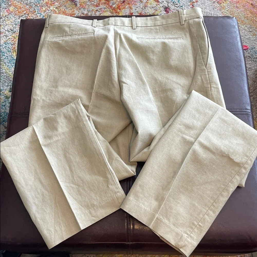 Dockers Men's Light Tan Chinos 100 percent LINEN VERY CLASSY